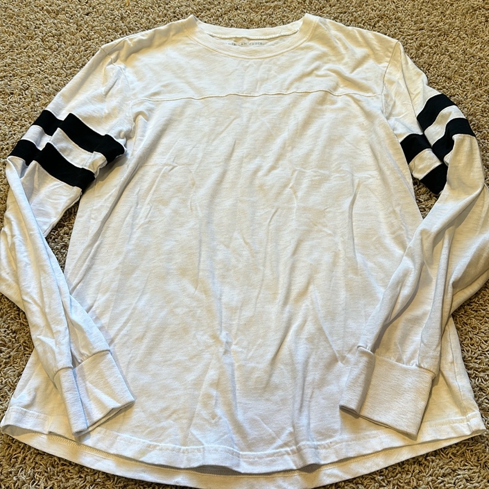 American Eagle Long Sleeve T-Shirt